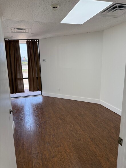 More Photos Of 244 E US Highway 69, Claycomo Office For Lease