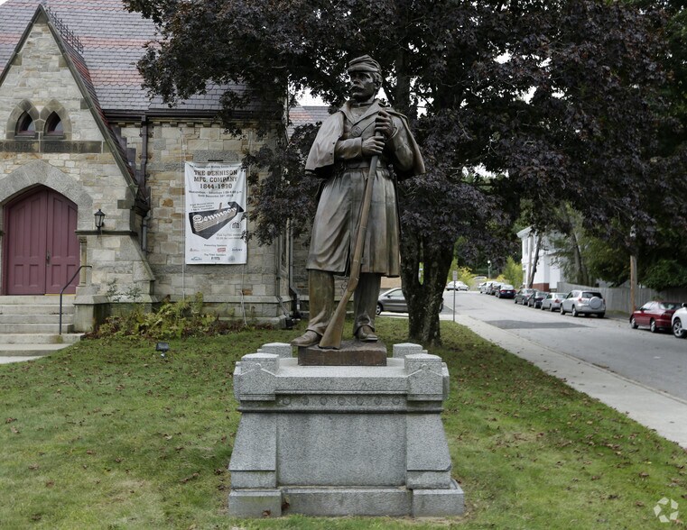 More Photos Of 12 Library St, Framingham Office For Lease