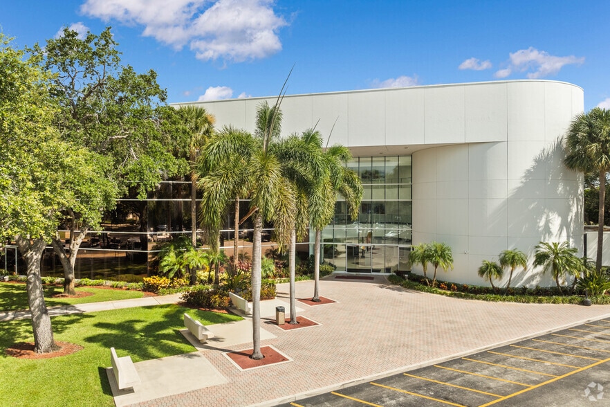 Primary Photo Of 560 Village Blvd, West Palm Beach Medical For Lease