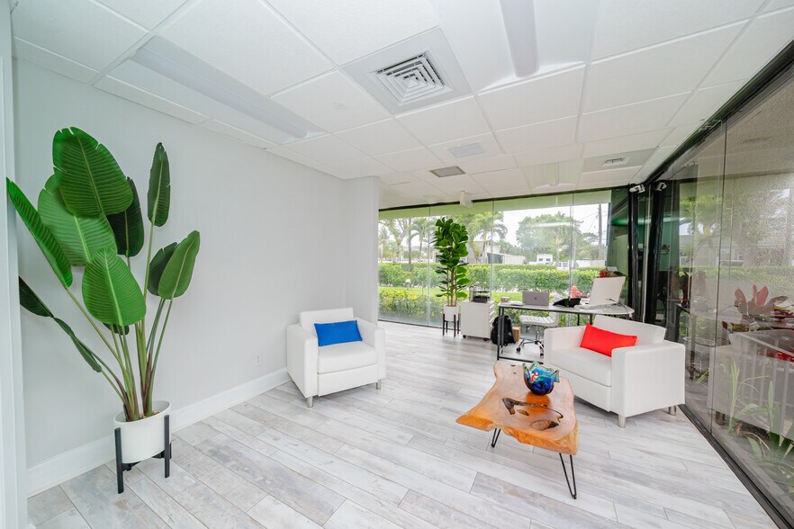 More Photos Of 1550 Southern Blvd, West Palm Beach Medical For Sale