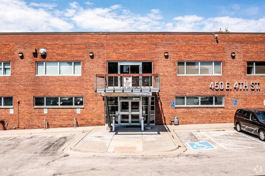 More Photos Of 450 E 4th St, Kansas City Office For Lease