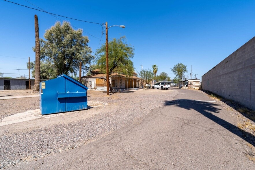 More Photos Of 2735 W Van Buren St, Phoenix Service For Sale