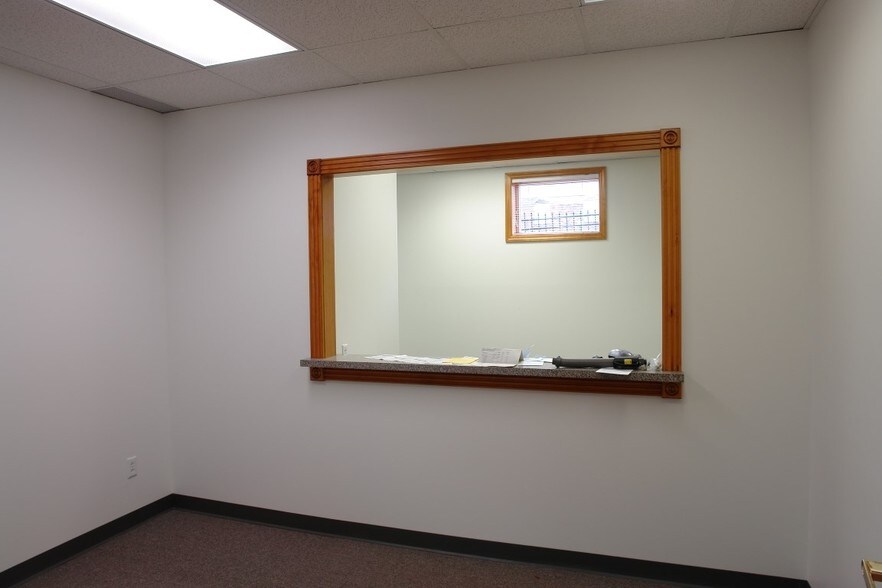 More Photos Of 103 Church St, O'Fallon Medical For Lease