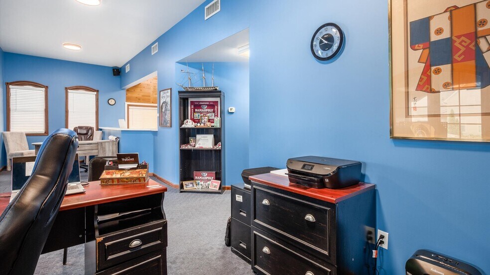 More Photos Of 1146 Walnut St, Coshocton Office For Sale