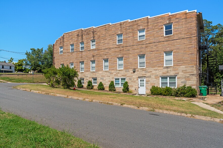 More Photos Of 416 River Rd, Quantico Office For Sale