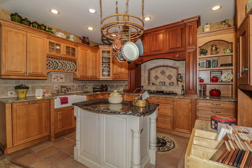 More Photos Of 240 US Highway 206, Flanders Restaurant For Lease