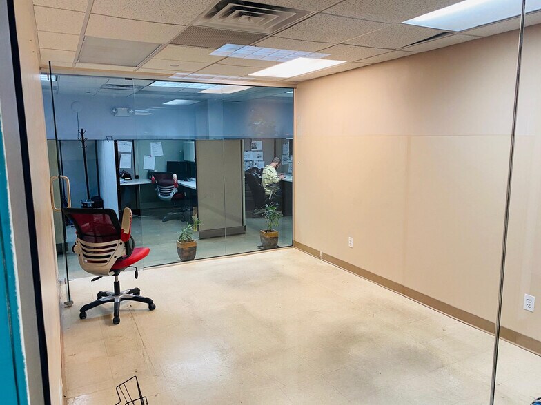 More Photos Of 38-17 Crescent St, Long Island City Warehouse For Lease