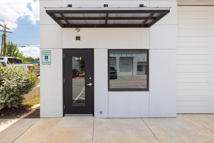 More Photos Of 2020 N Bell Blvd, Cedar Park Unknown For Lease