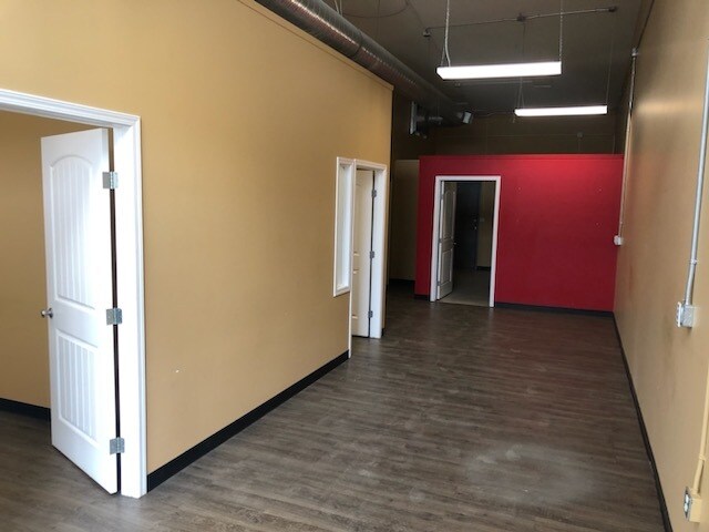 More Photos Of 3704 51 Av, Lloydminster Office For Lease