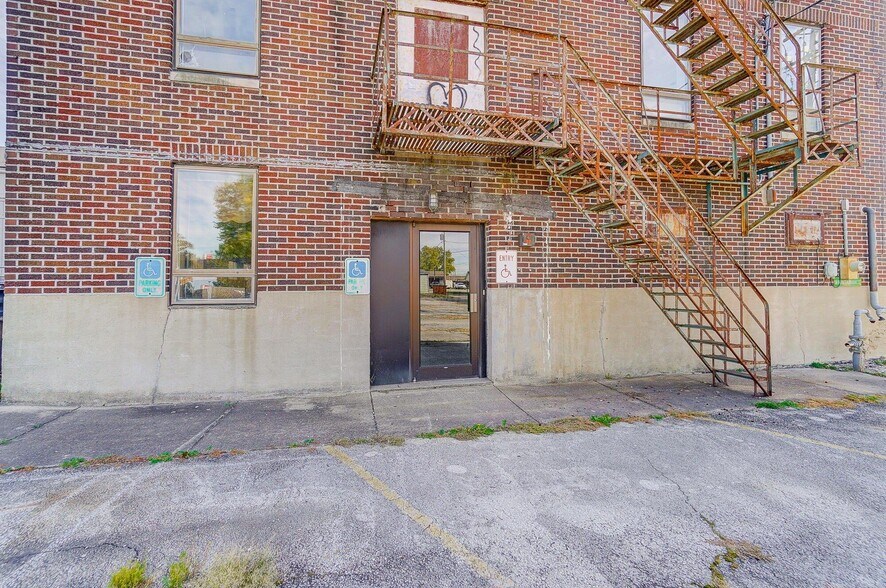 More Photos Of 311 S Main St, Celina Office For Sale