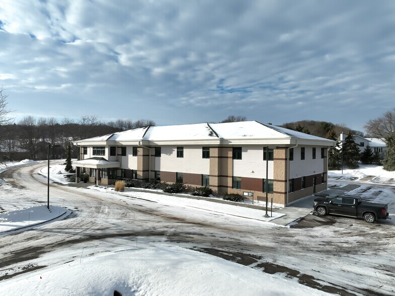 More Photos Of 3624 Oakwood Hills Pky, Eau Claire Office For Sale