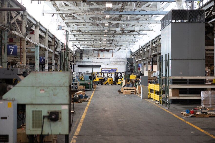 More Photos Of 20001 Euclid Ave, Euclid Warehouse For Lease