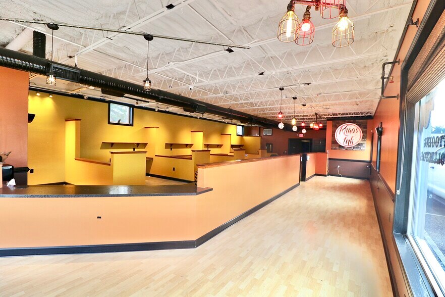 More Photos Of 1467 George Washington Memorial Hwy, Gloucester Point Freestanding For Sale