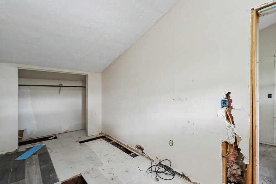 More Photos Of 23 Grand Ave, Norwalk Apartments For Sale