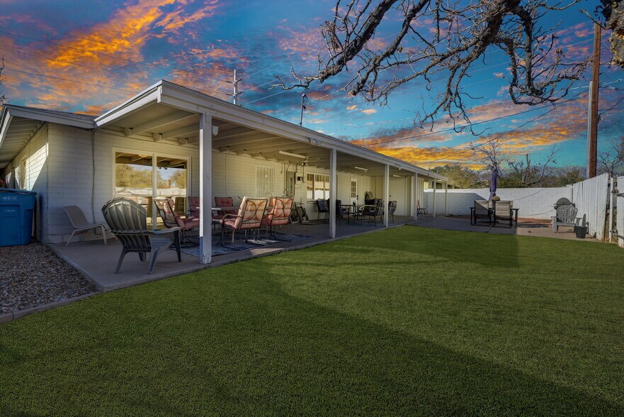 Primary Photo Of PHOENIX ALH or BEHAVIORAL 10 Residents, Phoenix Assisted Living For Sale