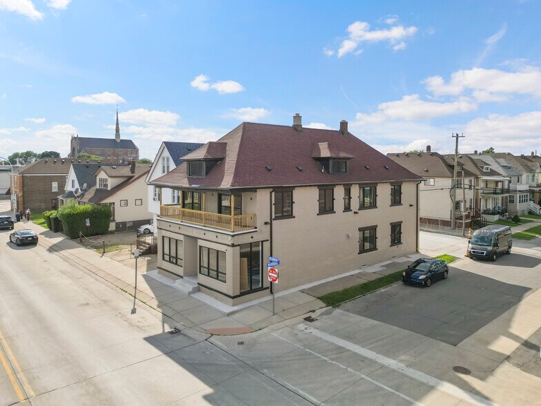 More Photos Of 3041 Holbrook St, Hamtramck Storefront Retail Residential For Lease