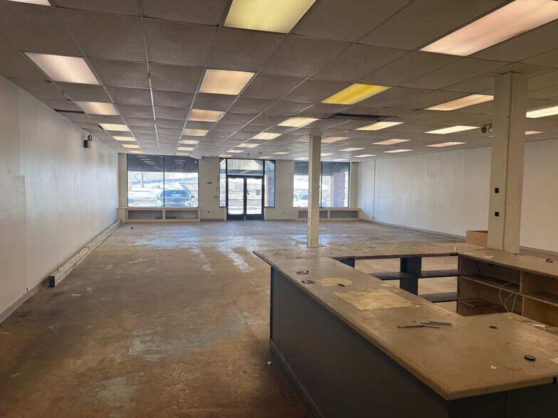 More Photos Of 171 Capitol St, Augusta Storefront For Lease