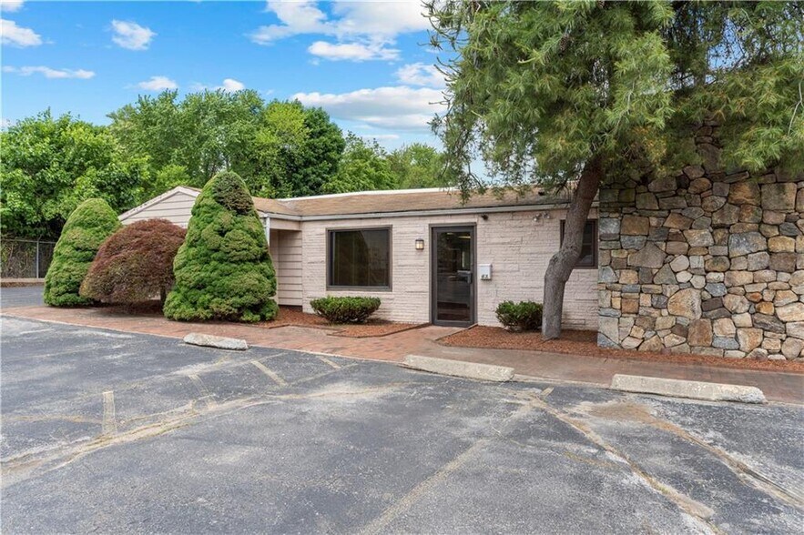 More Photos Of 63 Bleachery Ct, Warwick Distribution For Sale