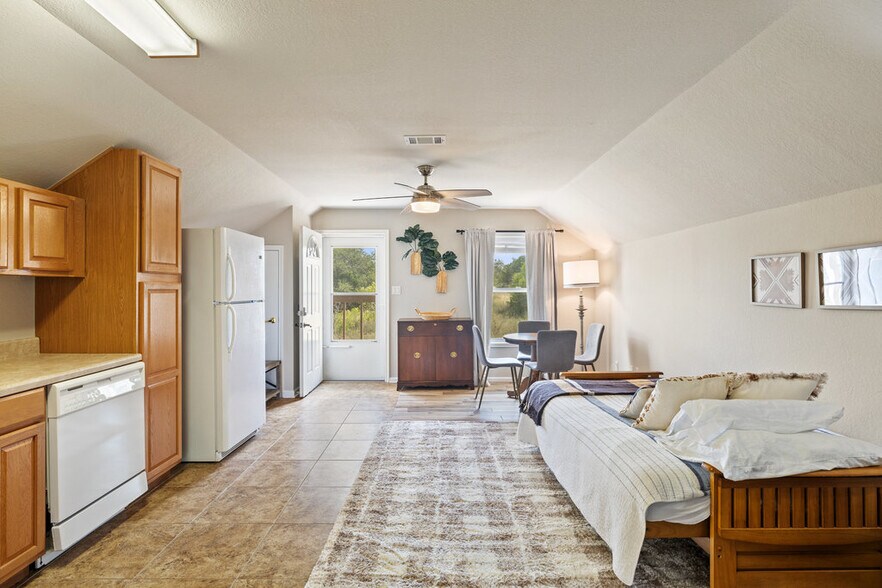 More Photos Of 4607 R O Dr, Spicewood Lodge Meeting Hall For Sale