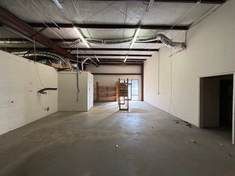 More Photos Of 137-145 Technical ct, Garner Flex For Lease