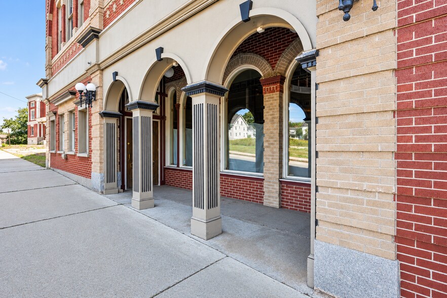 More Photos Of 198-204 Main st, Berlin Specialty For Sale