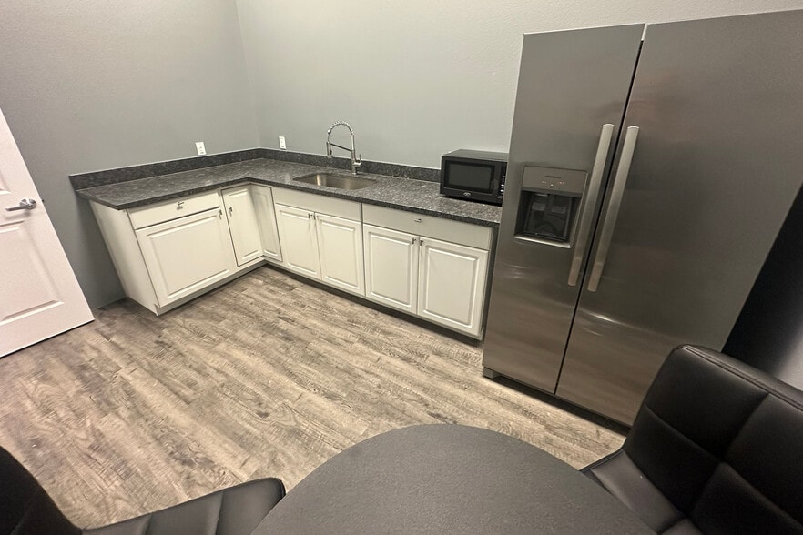 More Photos Of 5071 N Rainbow Blvd, Las Vegas Loft Creative Space For Sale