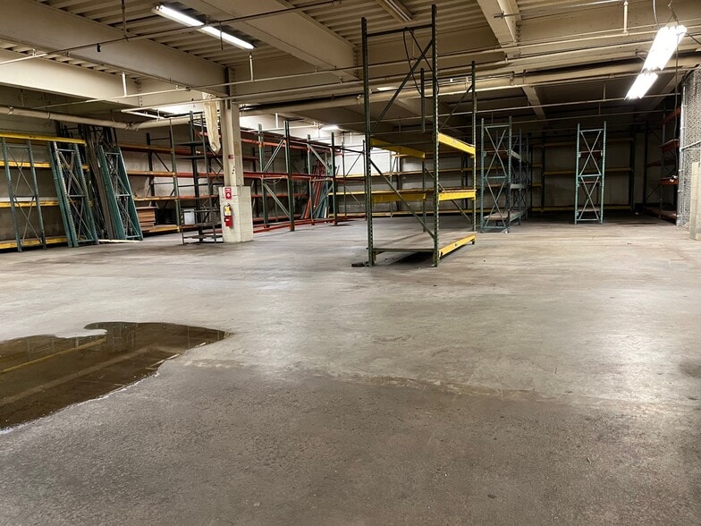 More Photos Of 1 Testa Pl, Norwalk Warehouse For Lease