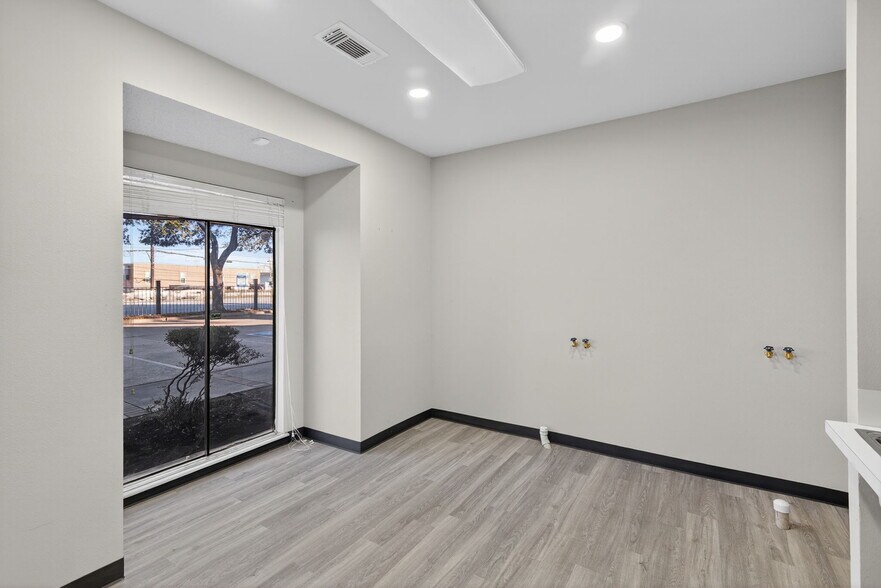 More Photos Of , Houston Office For Sale