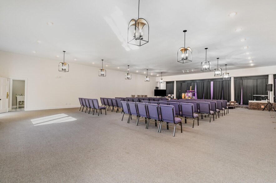 More Photos Of 2597 Whites Creek Pike, Nashville Religious Facility For Sale