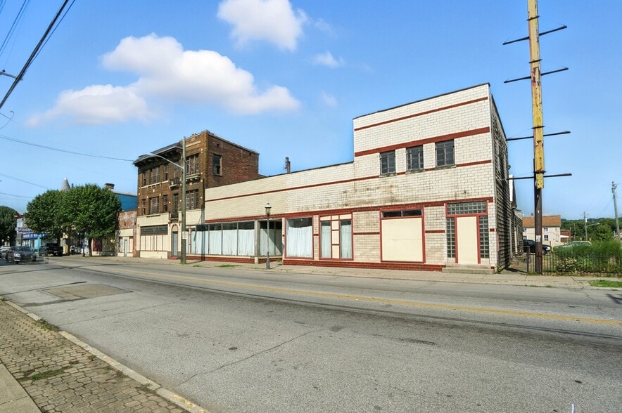More Photos Of 6105-6117 Vine St, Cincinnati Storefront Retail Residential For Sale