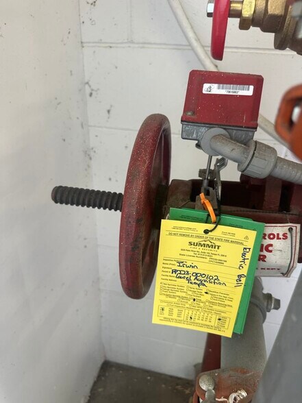 More Photos Of 4913 W Laurel St, Tampa Light Distribution For Lease