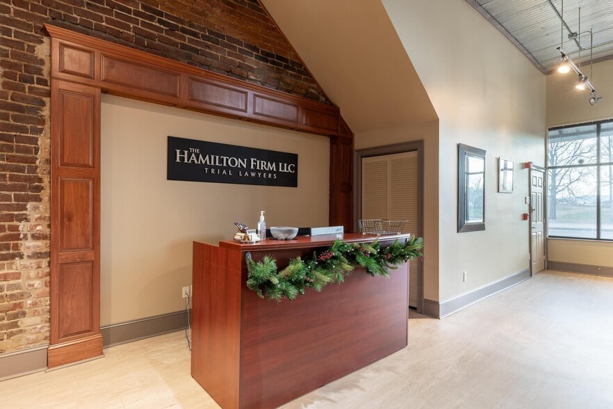 More Photos Of 2401 Broad Street, Chattanooga Office For Sale