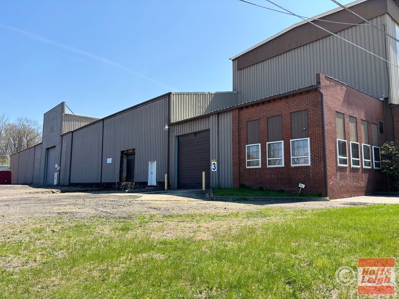 More Photos Of 225 Wetmore Ave SE, Massillon Warehouse For Lease