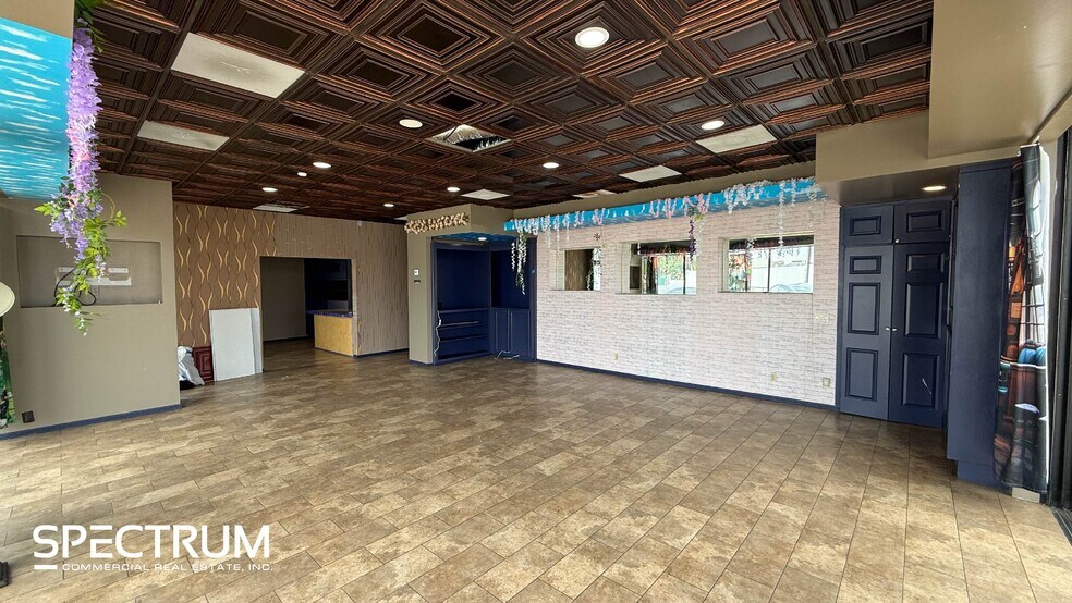 More Photos Of 18000 Ventura Blvd, Encino Unknown For Lease
