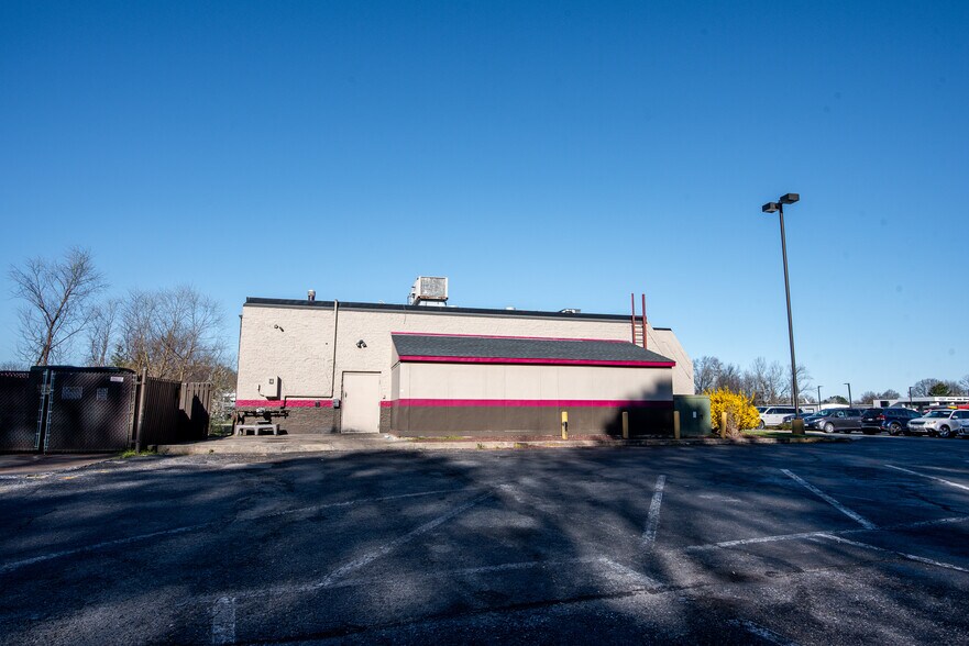 More Photos Of 8493 Ocean Gtwy, Easton General Retail For Sale