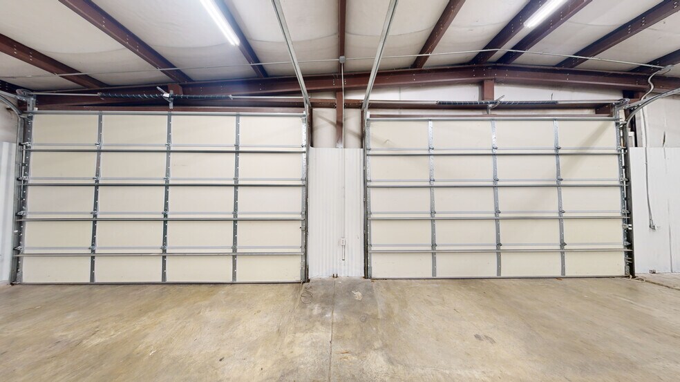 More Photos Of 1724 Acorn Dr, Rogers Warehouse For Lease