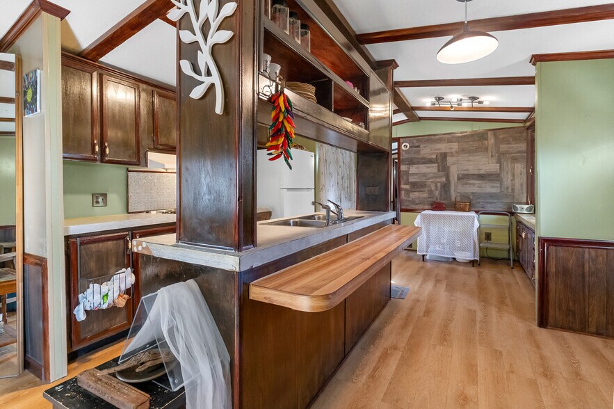 More Photos Of 7450 Highway 187, Eureka Springs Restaurant For Sale