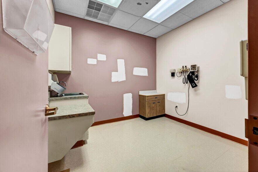 More Photos Of 48 Route 6, Yorktown Heights Medical For Sale