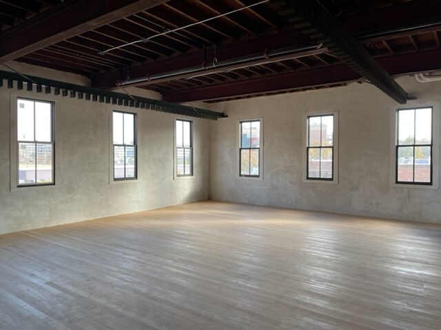 More Photos Of 1201 Keosauqua Way, Des Moines Restaurant For Lease