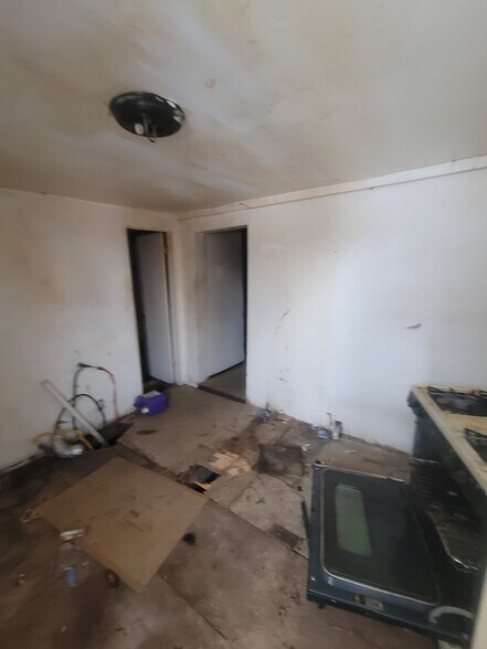 More Photos Of 1823 W 8th St, Muncie Multifamily For Sale