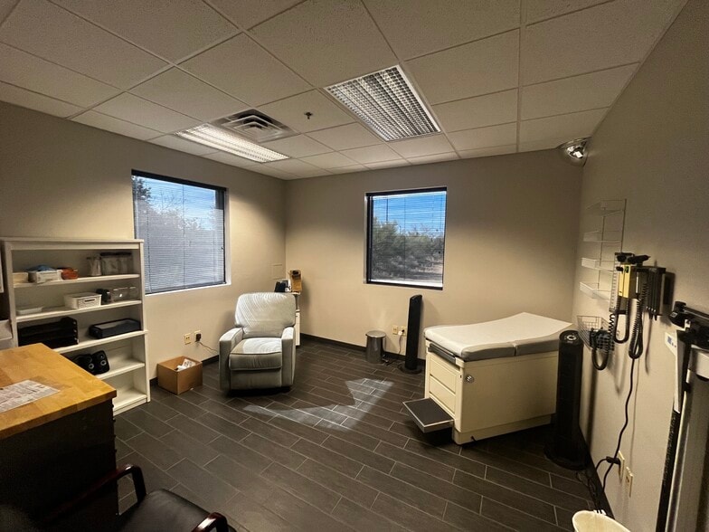 More Photos Of 2506 E Vistoso Commerce Loop, Tucson Medical For Sale
