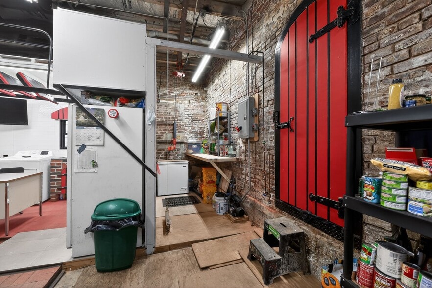 More Photos Of 3341-43 D St, Philadelphia Manufacturing For Sale