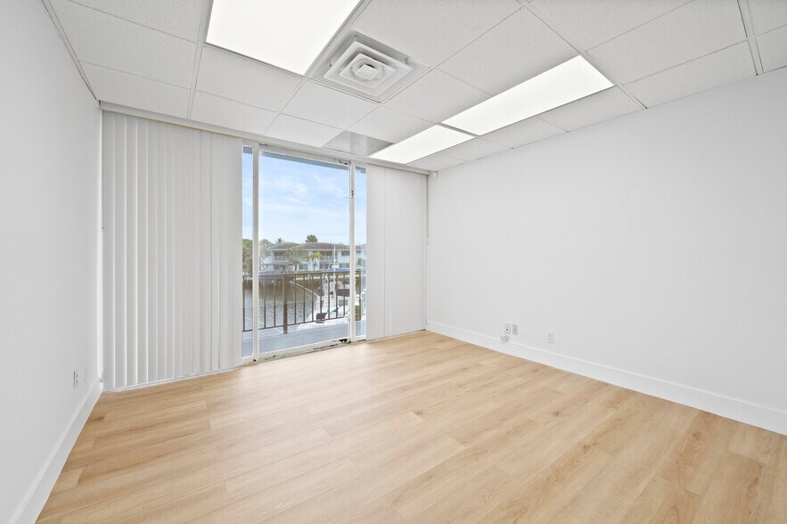 More Photos Of 4322-4334 E Tradewinds Ave, Lauderdale-by-the-Sea Loft Creative Space For Lease