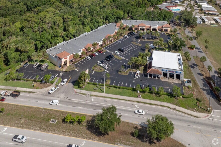 More Photos Of 5781-5783 Bayshore Rd, North Fort Myers Unknown For Lease