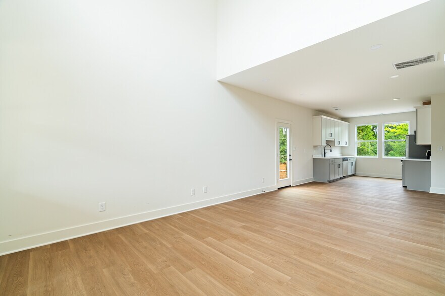 More Photos Of 2636 White Plns Wy, Knoxville Multifamily For Sale