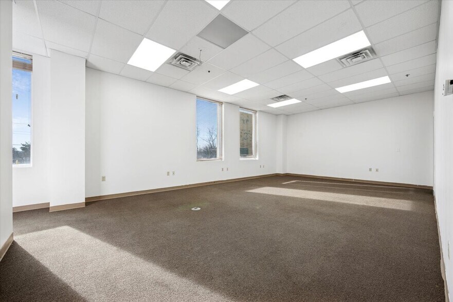 More Photos Of 509-513 W Union Ave, Bound Brook Freestanding For Lease