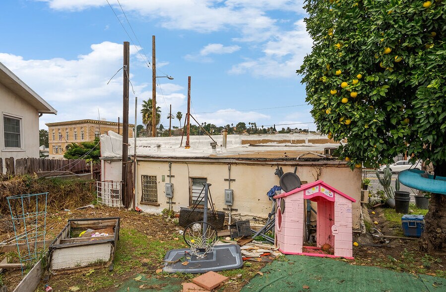 More Photos Of 6072 York Blvd, Los Angeles Freestanding For Sale