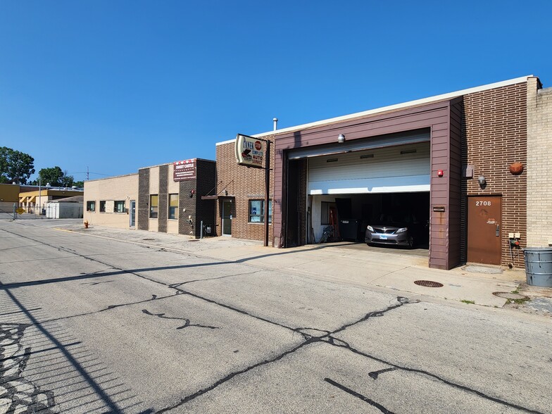 Primary Photo Of 2708-2714 S 9th Ave, Broadview Manufacturing For Sale