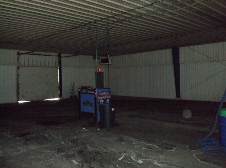 More Photos Of 911 Witzel Ave, Oshkosh Carwash For Lease