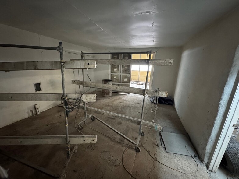 More Photos Of 4500-4508 E 27th St, Kansas City Service For Sale